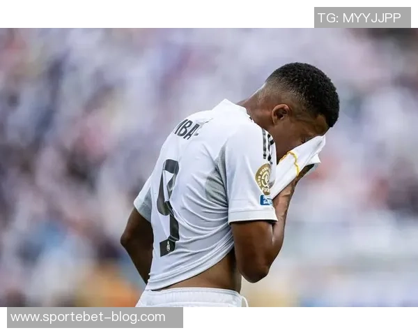 法媒报道登贝莱因流感缺席训练出战欧冠对毕巴存疑 法媒报道登贝莱因流感缺席训练出战欧冠对毕巴存疑