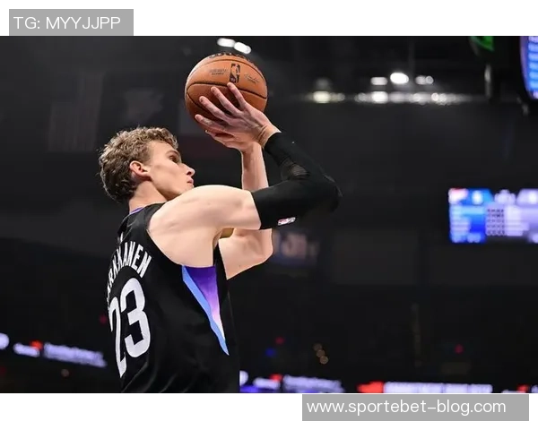 卡梅隆布泽尔表现出色助力杜克战胜佐治亚理工取得胜利 卡梅隆布泽尔表现出色助力杜克战胜佐治亚理工取得胜利